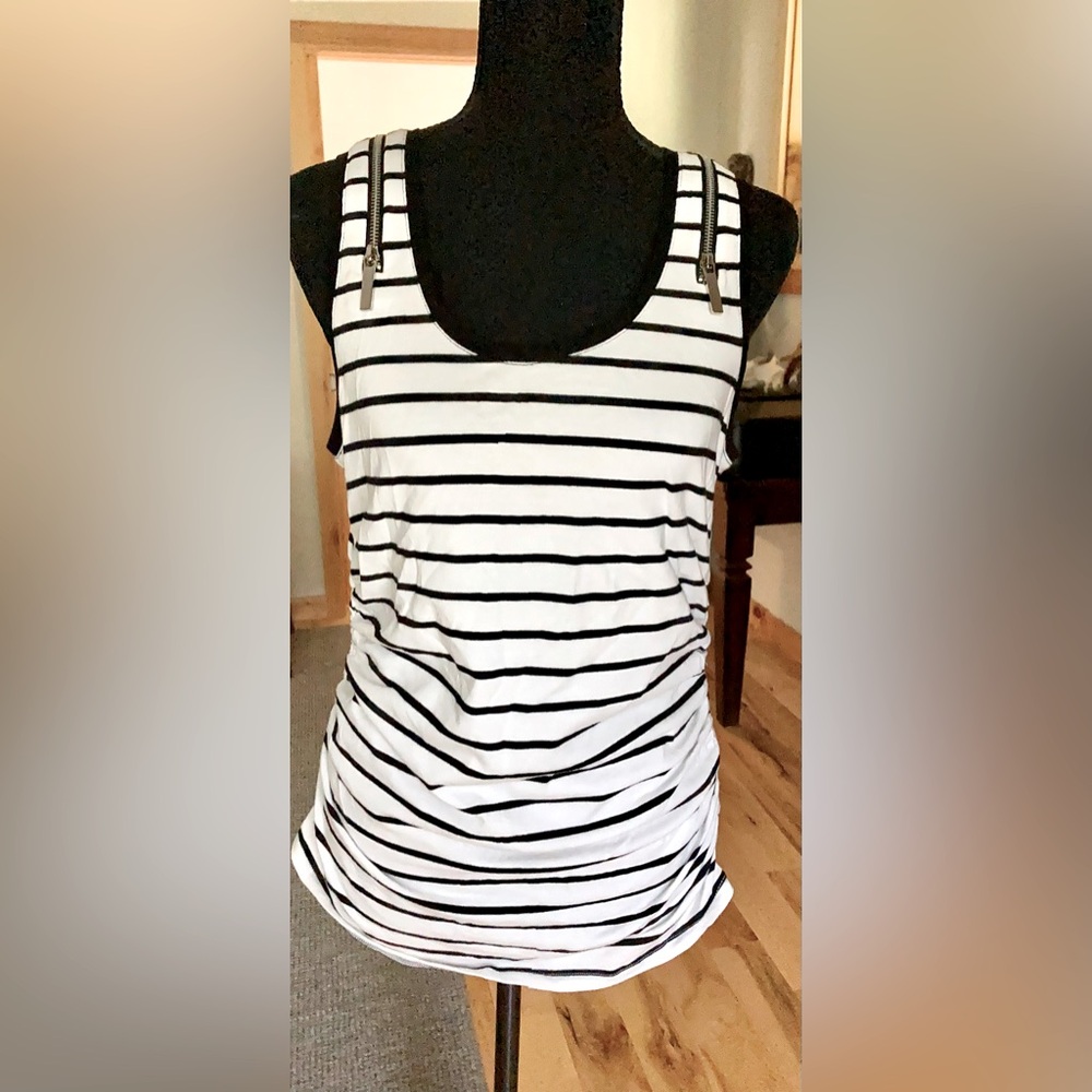 Andrea Jovine Sleeveless top